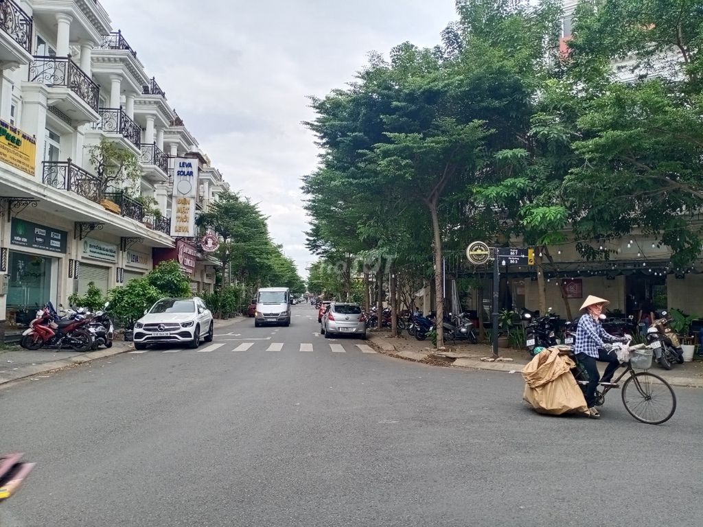 Cho Thuê Nguyên Căn Nhà Phố Liền Kề Cityland Park Hills 35tr/ tháng