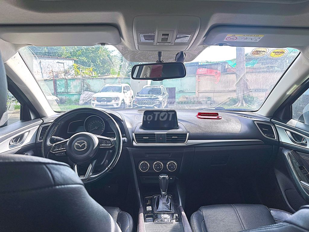 Mazda 3 2017 1.5 AT Bạc - một chủ - đi 69000 km. Mua bán Ô tô tại Quận Bình Thạnh Tp Hồ Chí Minh được đăng bởi Nguyễn Thanh Hiển  hình 8
