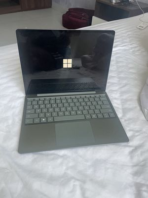 Surface laptop go 2