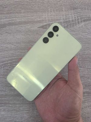 Samsung Galaxy A24 8GB/128GB Xanh lá nhạt