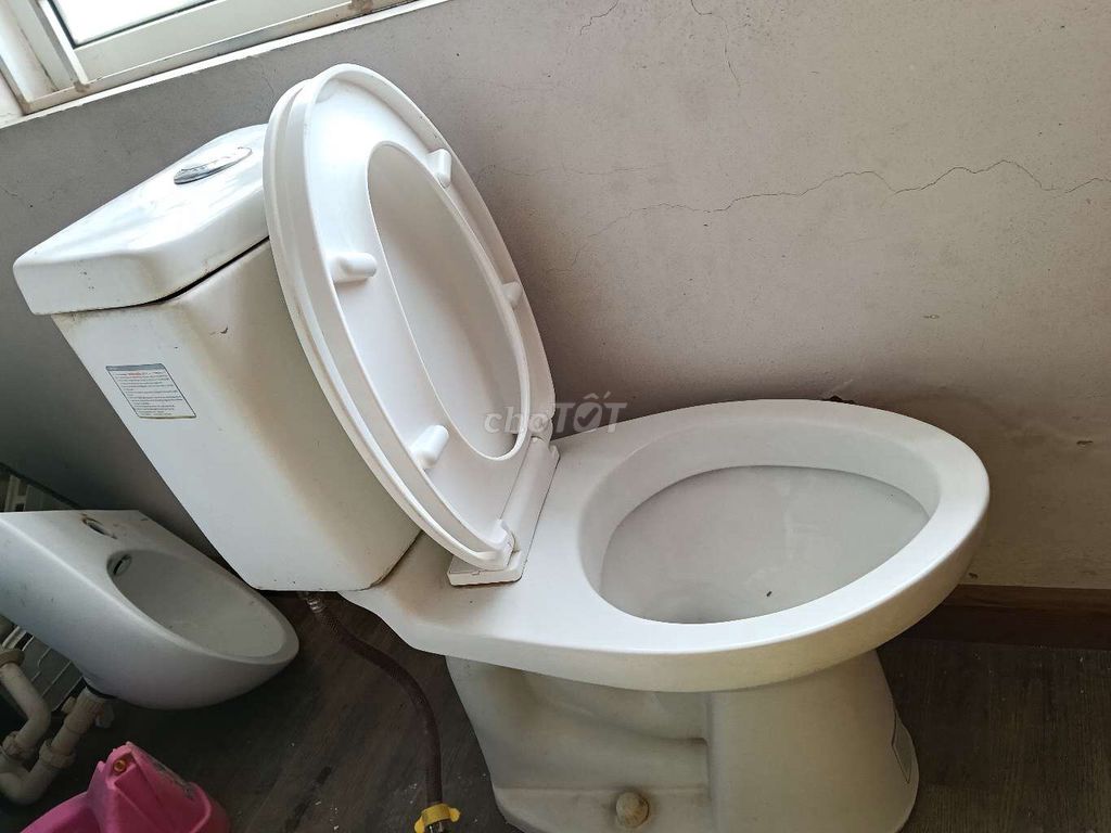 Bồn cầu Caesar Trắng Sứ. Mua bán Thiết bị vệ sinh, nhà tắm tại Quận Bắc Từ Liêm Hà Nội được đăng bởi Tên chưa cung cấp hình 1