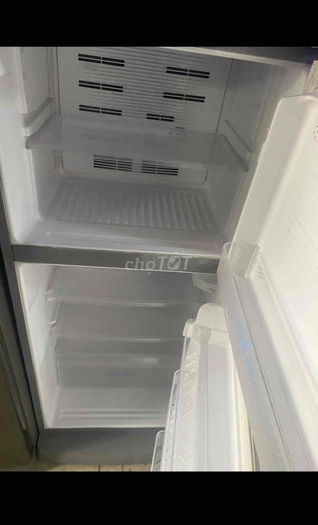 bán tủ lạnh sanyo có ship k bám tuyết