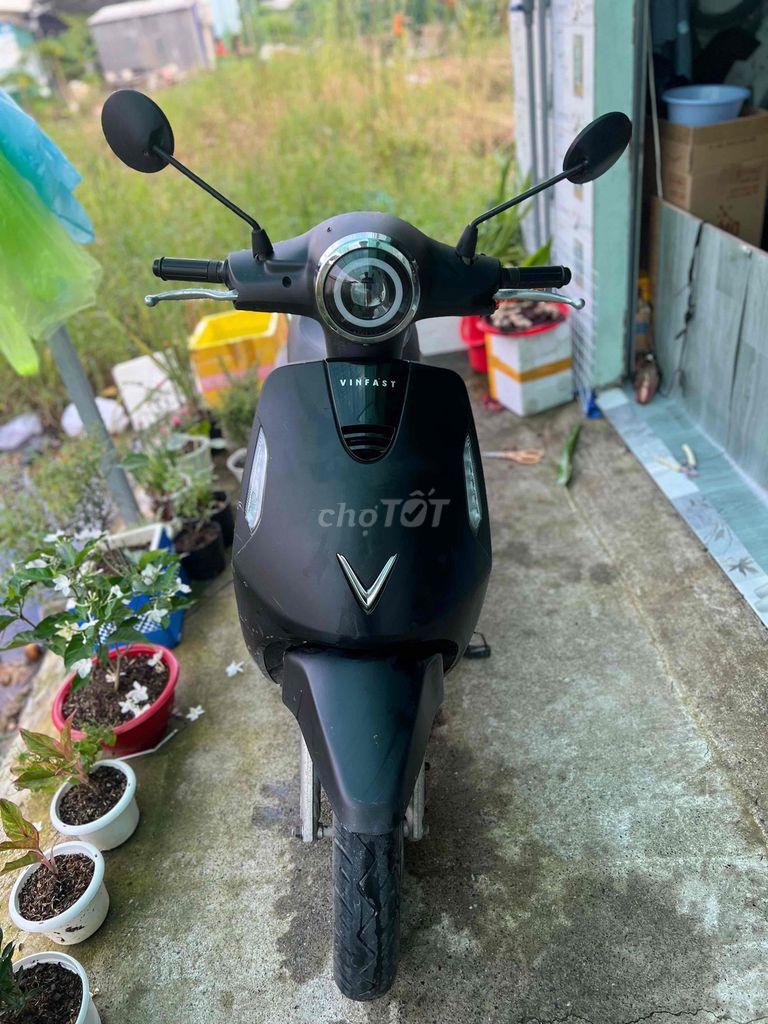 Электроскутер VinFast Evo200, черный, 22000 км