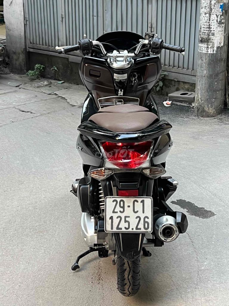 Chào bán PCX xe nhập. bao đẹp nguyên zin. Mua bán Xe máy tại Quận Cầu Giấy Hà Nội được đăng bởi Xe Máy Đoàn Văn Cam Kết Đúng Ảnh Đúng Biển Đúng Giá Trị hình 3