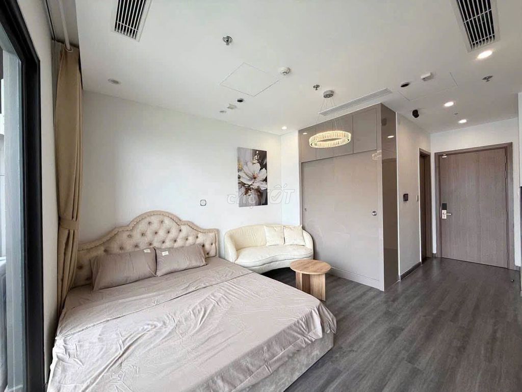 Студия в R105 со всей мебелью в Vinhomes Ocean Park
