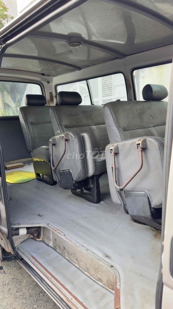 Toyota Hiace 2004 16 chỗ hết đời. Mua bán Ô tô tại Quận Bình Thạnh Tp Hồ Chí Minh được đăng bởi Trọng hình 6