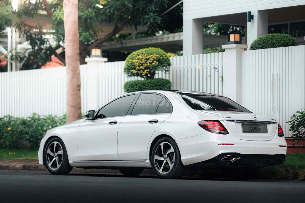 Mercedes E200 Sport đklđ 2020- trả trước 350Tr. Mua bán Ô tô tại Quận 7 Tp Hồ Chí Minh được đăng bởi Thanh Cường Long Anh hình 7