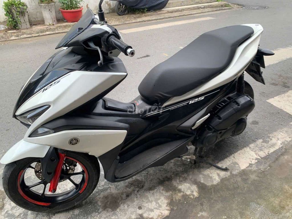 Yamaha NVX 125 Fi в отличном состоянии, мощный и бодрый