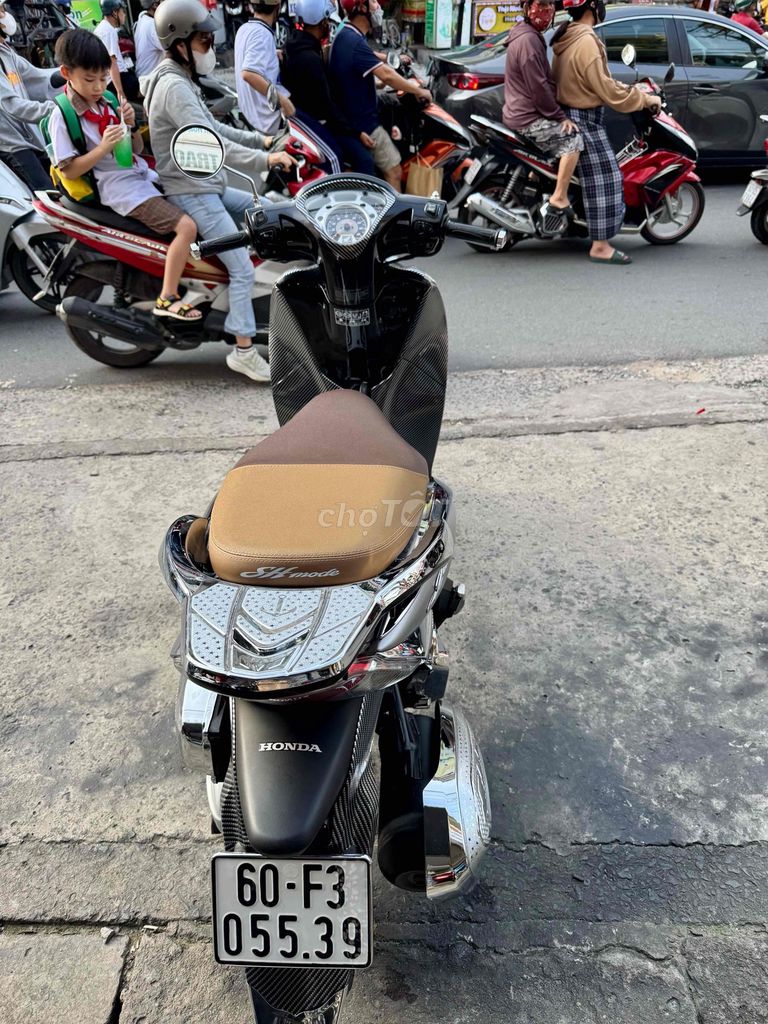 🔵🔵 SH Mode bạc đen đký T12/2018 xe đẹp có góp. Mua bán Xe máy tại Thành phố Biên Hòa Đồng Nai được đăng bởi XE MÁY CŨ THÀNH MỸ  hình 4