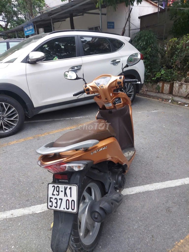 Bán xe Vision mầu đồng chính chủ cực đẹp. Mua bán Xe máy tại Quận Hai Bà Trưng Hà Nội được đăng bởi Nguyễn Thu Thảo hình 5