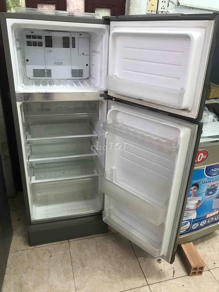 tủ lạnh Sharp 180L còn mới tk điện có bh ạ
