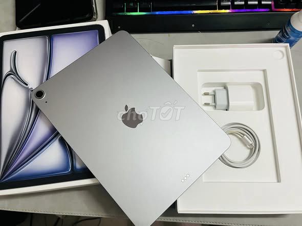 Apple iPad Air M3 Bạc Đã sử dụng. Mua bán Máy tính bảng tại Quận 8 Tp Hồ Chí Minh được đăng bởi Hội Đồ Điện Tử hình 1