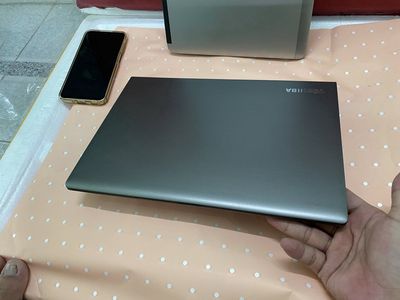 >>>Bán gấp Toshiba z30..i5-8250u-16g-256g-13in fhd. Mua bán Laptop tại Quận Tân Bình Tp Hồ Chí Minh được đăng bởi laptop usa