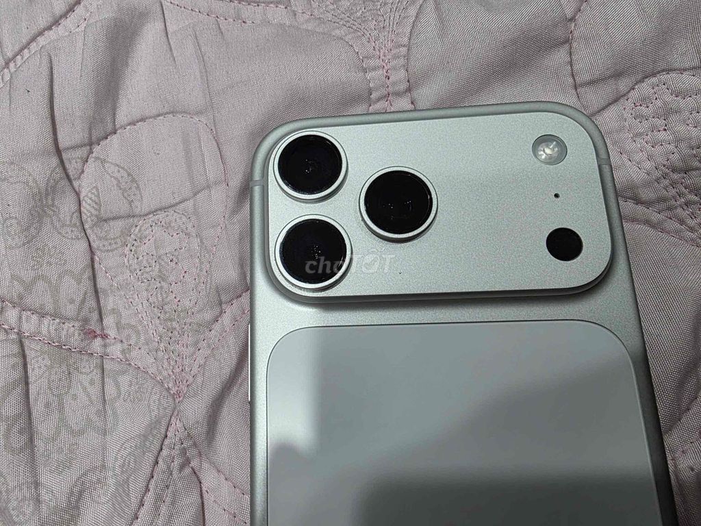 Apple iPhone 17 Pro Max 256GB Bạc. Mua bán Điện thoại tại Quận Nam Từ Liêm Hà Nội được đăng bởi Nguyễn Trung Kiên hình 1