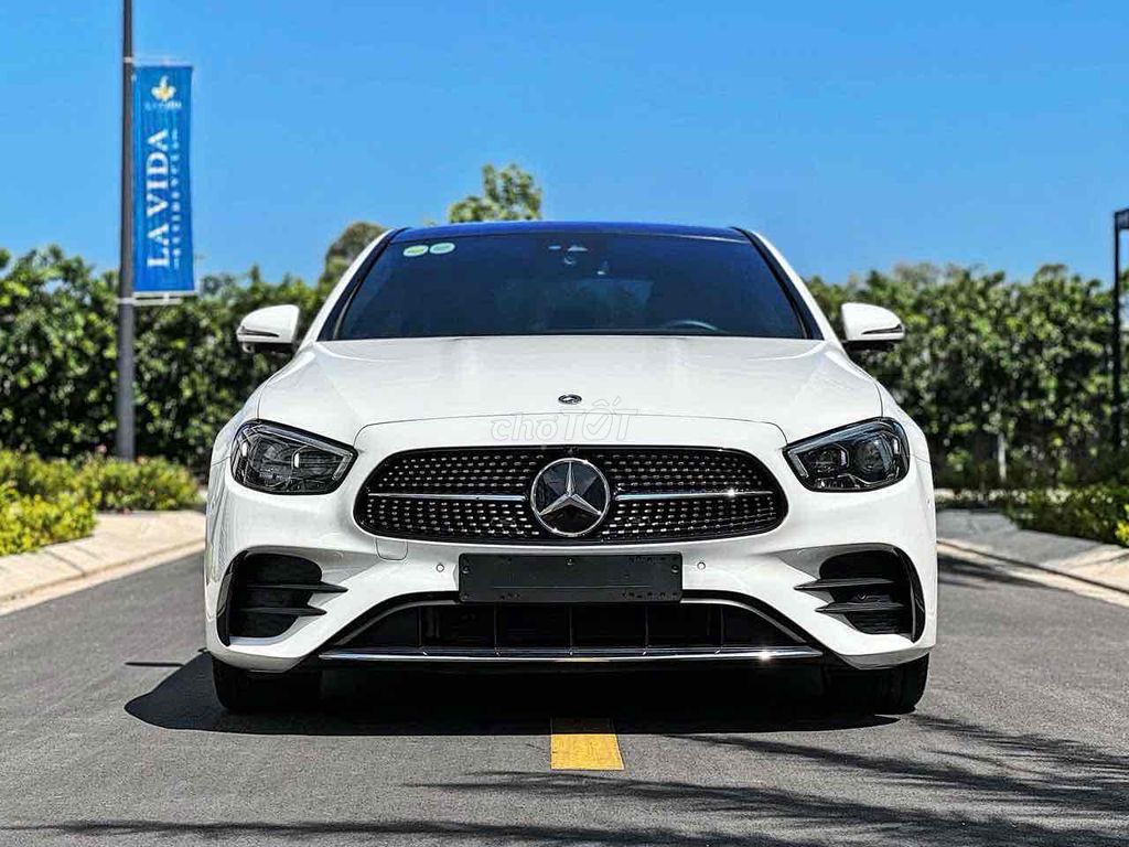 Mercedes E300 AMG V1 T7.2022 SIÊU LƯỚT!