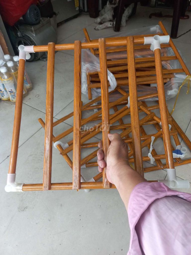 kệ gỗ. Mua bán Tủ, kệ gia đình tại Quận 1 Tp Hồ Chí Minh được đăng bởi Anh Phát  hình 1