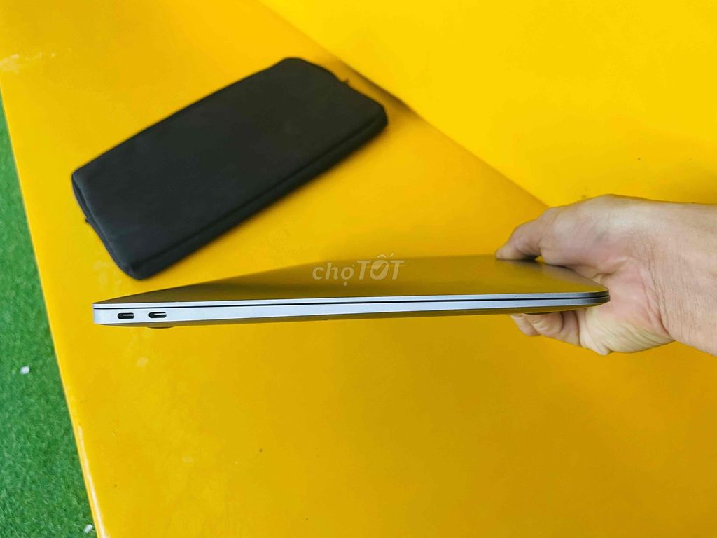 Cần nhượng macbook air cá nhân ngoại hình 99%