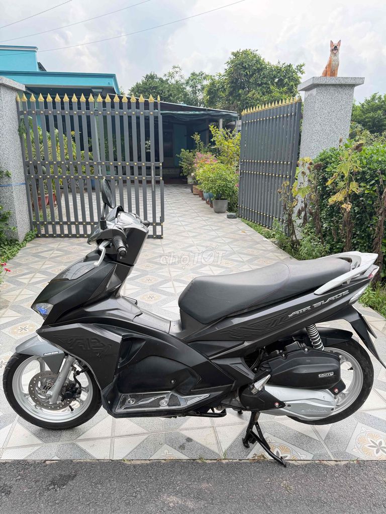 Воздушный клинок Honda 2019 серый