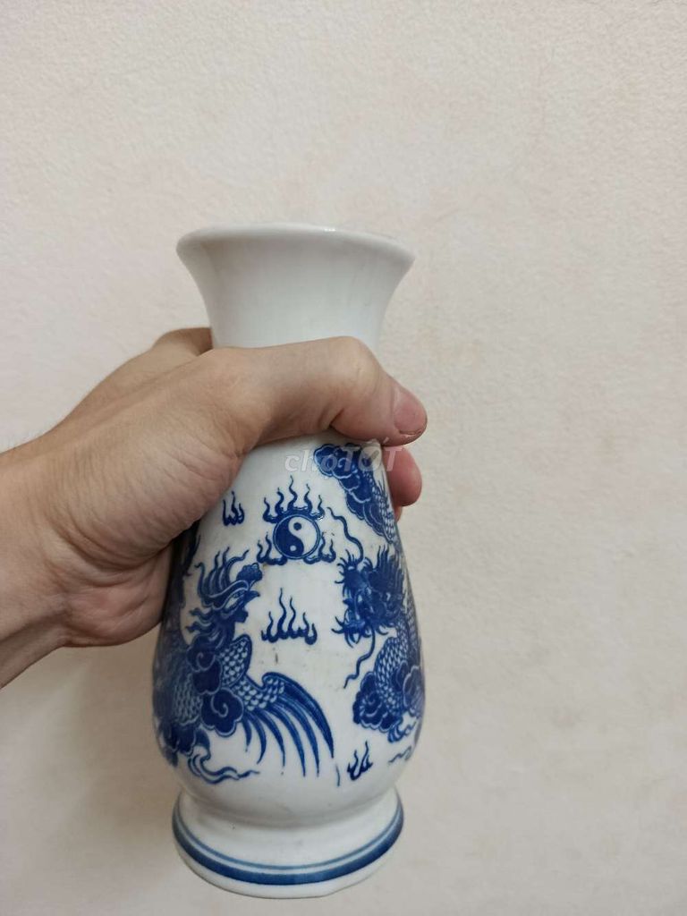 Bình hoa Gốm sứ Trắng, Xanh. Mua bán Cây cảnh, đồ trang trí tại Quận Tây Hồ Hà Nội được đăng bởi New Trendy Way hình 1