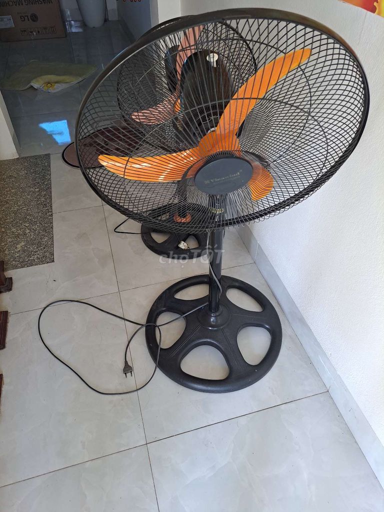 Quạt đứng Vinawind QĐ450-ĐMTNTS Đen cam. Mua bán Quạt tại Quận Ba Đình Hà Nội được đăng bởi thanh tâm hình 1