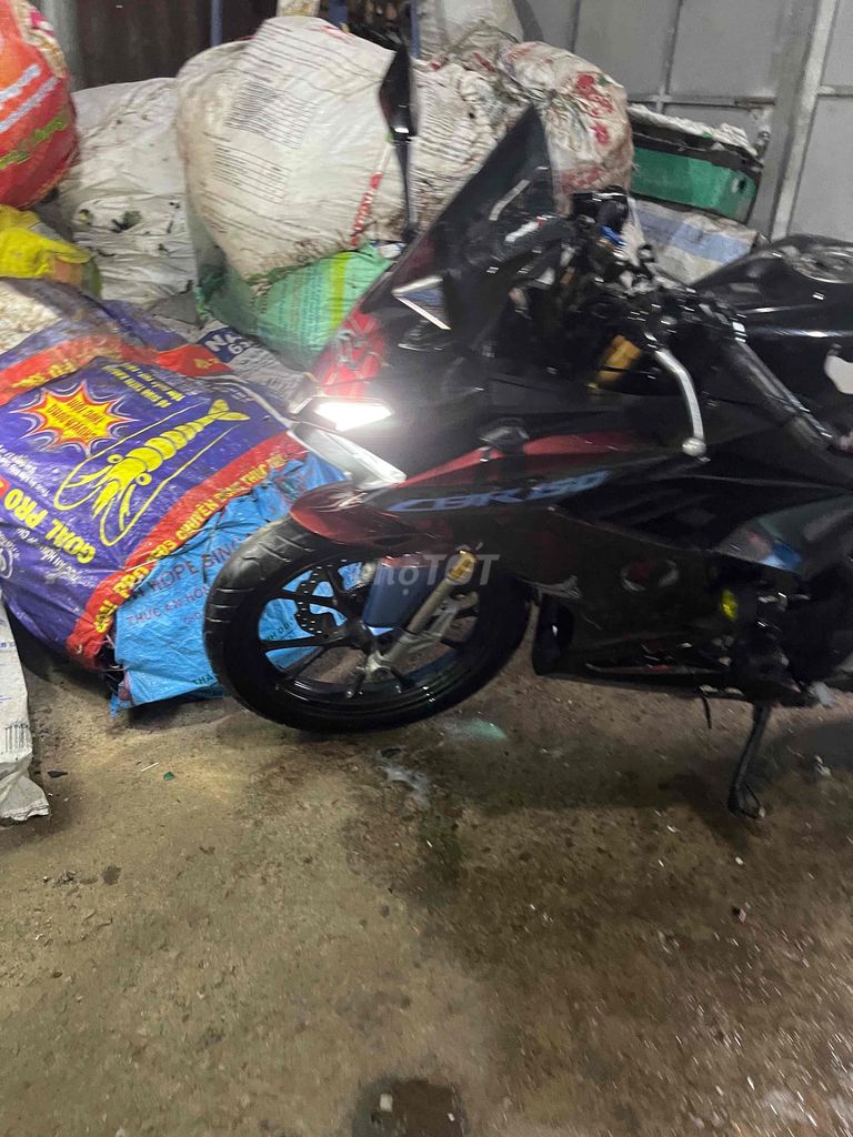 bán cbr kiểng đep. Mua bán Xe máy tại Huyện Cần Giuộc Long An được đăng bởi Lê Huỳnh Phi hình 2