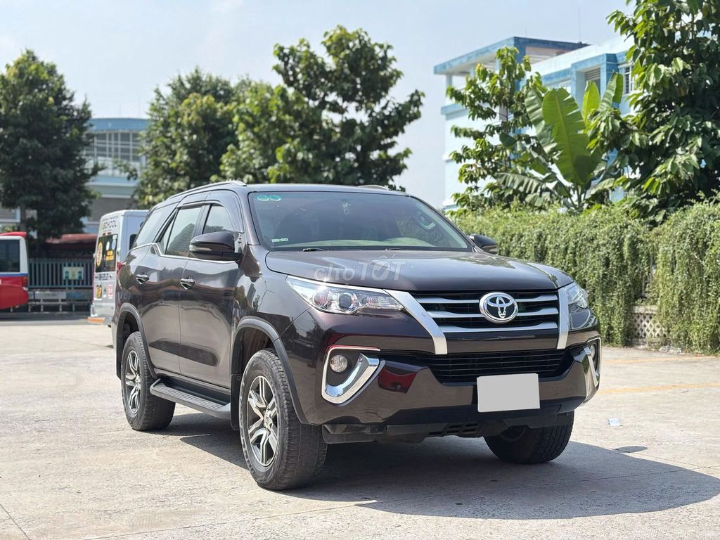 Toyota Fortuner 2018 MT màu nâu 130000 km -689tr. Mua bán Ô tô tại Thành phố Dĩ An Bình Dương được đăng bởi Siêu Thị Ô Tô Bình Dương  hình 2