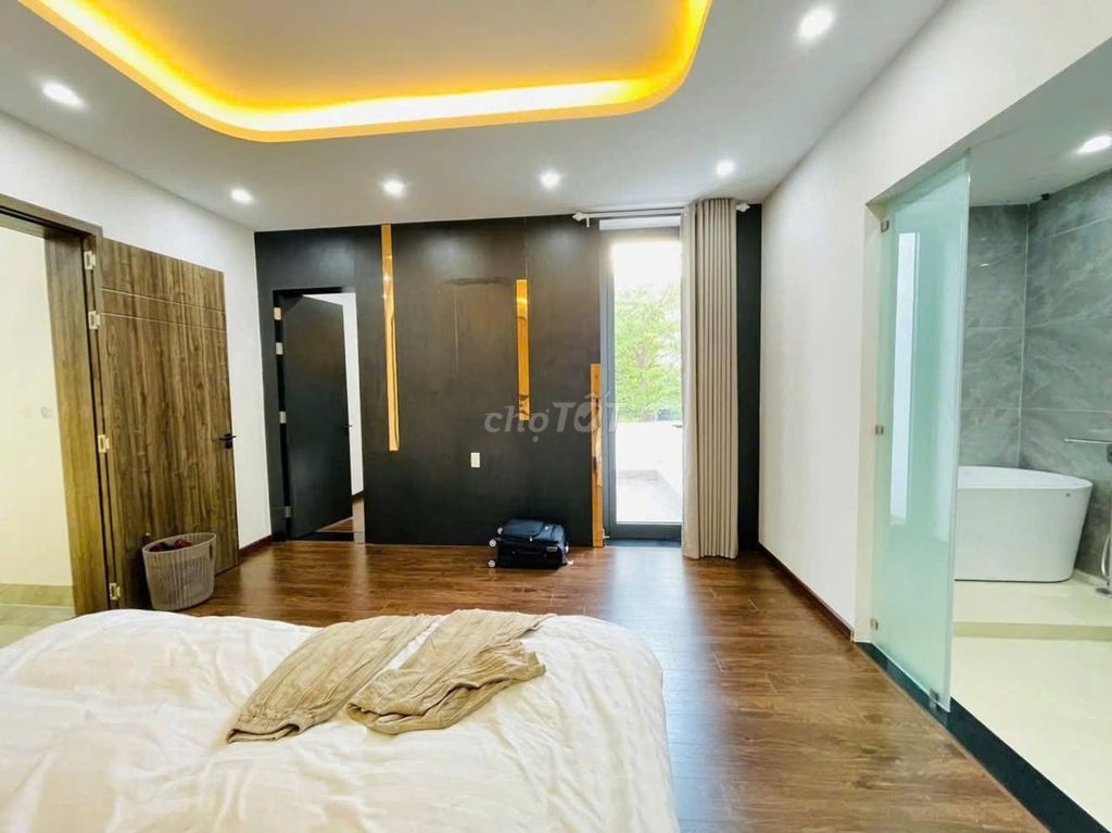 Corner 5-bedroom villa with garden near Lotte Mart — photo 8