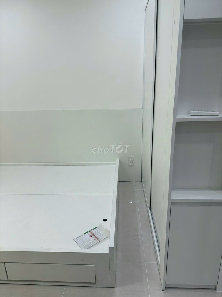 Bán CC Vinhomes  Q9 1 phòng ngủ cộng 43m2 giá 2ty350 full nội thất
