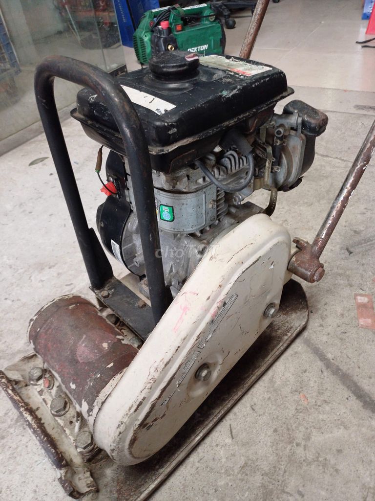 Máy đầm bàn Đen, Trắng 3.5 HP. Mua bán Đồ dùng văn phòng tại Huyện Châu Thành Hậu Giang được đăng bởi Dụng cụ cơ khí Mái Dầm  hình 1