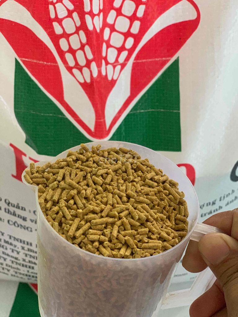 Thức ăn chăn nuôi Gà viên nén. Mua bán Phụ kiện, Thức ăn, Dịch vụ tại Huyện Long Hồ Vĩnh Long được đăng bởi hien hình 1