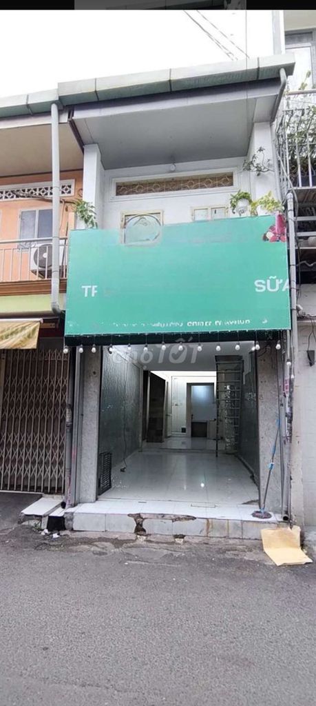 Аренда · 2 комн. · 33 м² · Quận 3, ул. Đường Trần Văn Ðang