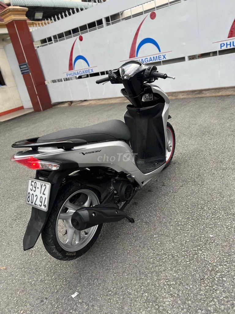 HONDA VISION 110cc . BẠC PORSCHE - HỖ TRỢ GÓP. Mua bán Xe máy tại Quận Gò Vấp Tp Hồ Chí Minh được đăng bởi CẦM ĐỒ NĂM LINH hình 8