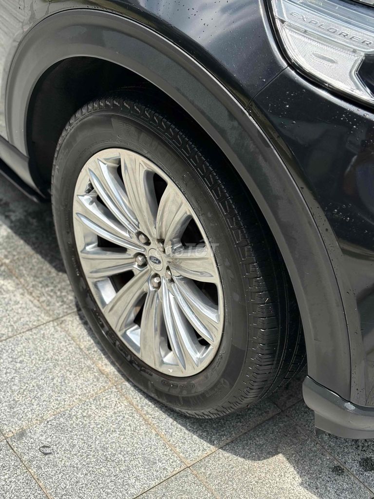 Ford Explorer 2022 Limited 4WD - 92 km. Mua bán Ô tô tại Thành phố Thủ Dầu Một Bình Dương được đăng bởi Xe Bán Tải Bình Dương hình 5