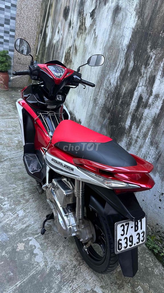 Honda Air Blade Đỏ trắng đen. Mua bán Xe máy tại Thành phố Vinh Nghệ An được đăng bởi cửa hàng xe máy hồng sáng hình 3
