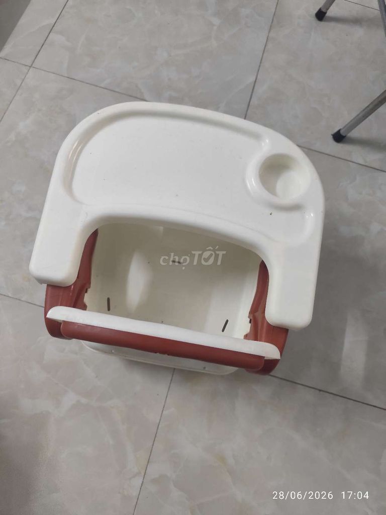 Ghế ăn dặm nhựa an toàn Trắng, Nâu có khay. Mua bán Mẹ và bé tại Huyện Thanh Trì Hà Nội được đăng bởi Đồ Cũ Còn Tốt Hà Nội hình 1