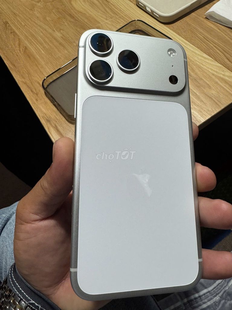 iPhone 17 Pro Max 256GB Bạc. Mua bán Điện thoại tại Huyện Gia Bình Bắc Ninh được đăng bởi Nguyễn Hữu Thọ hình 1