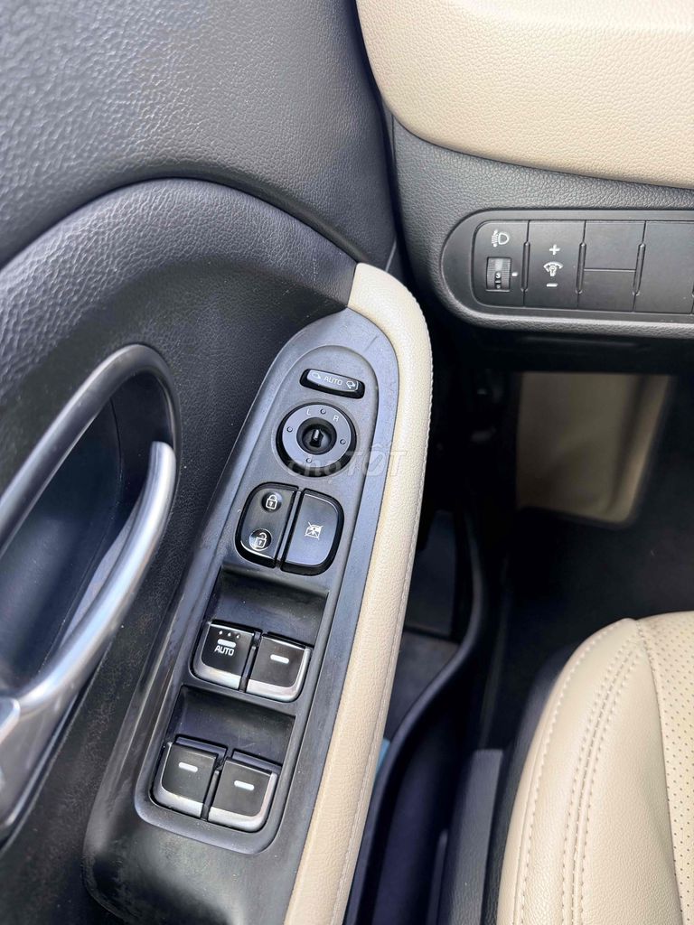 Kia Rondo 2017 2.0 MT xe gd 1 chủ cực zin đẹp rẻ. Mua bán Ô tô tại Thành phố Thuận An Bình Dương được đăng bởi Kim Nam Auto Tom  hình 15