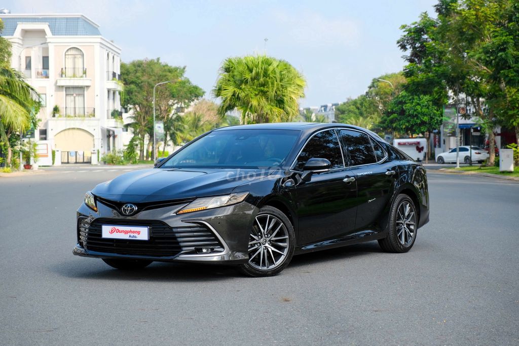 TOYOTA CAMRY 2.0Q 2024, ODO CHUẨN 19000KM