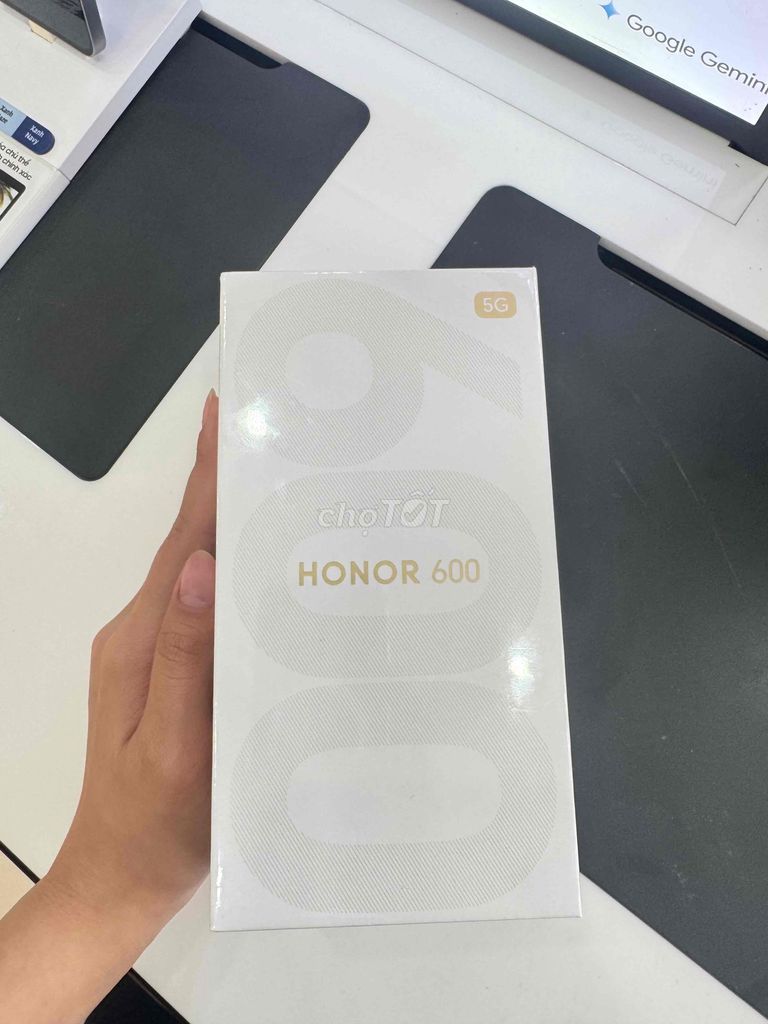 Honor 600 5G Vàng Trắng New Seal 100 % Fpt Shop. Mua bán Điện thoại tại Quận Bắc Từ Liêm Hà Nội được đăng bởi Mỹ Linh hình 1