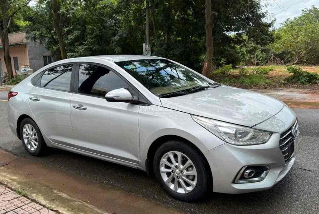 Hyundai Accent 2018 Bạc Số tự động. Mua bán Ô tô tại Thành phố Long Khánh Đồng Nai được đăng bởi Cửa Hàng Xe Máy Thái Phong hình 3