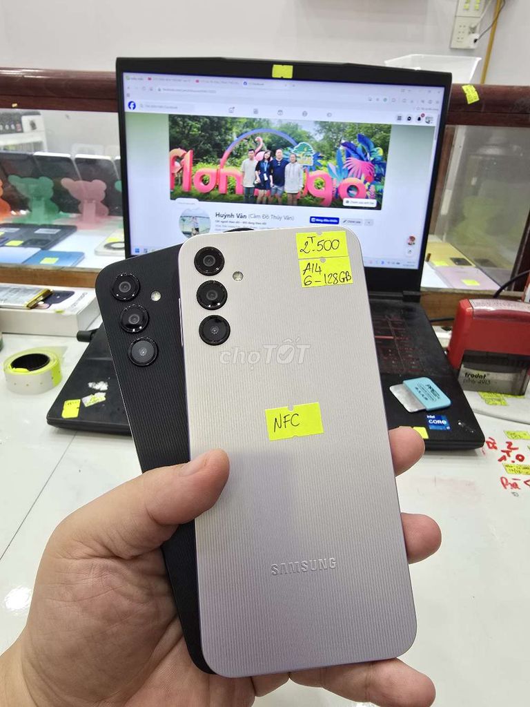 Samsung A14 6GB/128GB Đen, Bạc. Mua bán Điện thoại tại Thành phố Long Xuyên An Giang được đăng bởi Facebook Cầm Đồ Thúy Vân hình 1