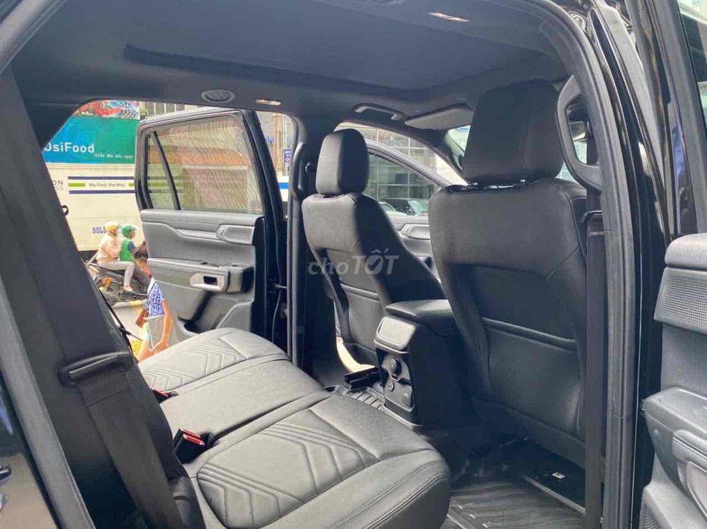 Ford Everest 2023 Titanium 2.0L 4x2 AT - 4500 km. Mua bán Ô tô tại Quận Tân Bình Tp Hồ Chí Minh được đăng bởi Sài Gòn Ford hình 11