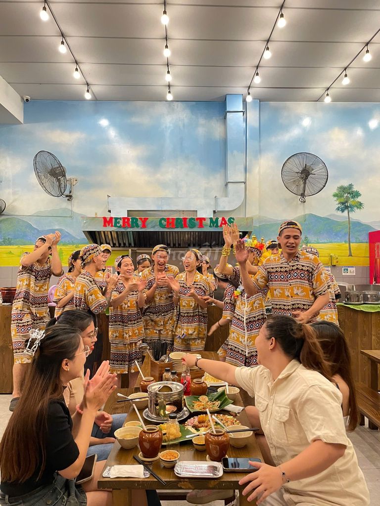 [BAO ĂN Ở] TUYỂN PHỤC VỤ + PHỤ BẾP + PARTIME. Việc làm tại Quận 7 Tp Hồ Chí Minh được đăng bởi QUÁN THÁI KHAPI hình 3
