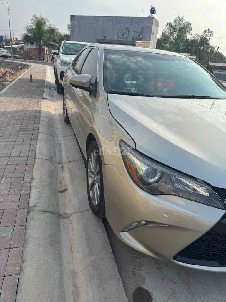 Toyota Camry 2015 SE 2.5 AT - 60000 km. Mua bán Ô tô tại Quận Ninh Kiều Cần Thơ được đăng bởi Quang hình 1