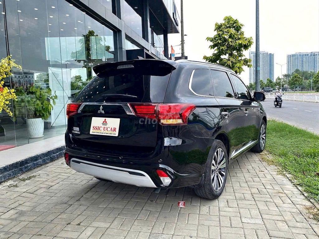 MITSUBISHI OUTLANDER CVT 2023 LƯỚT CHÍNH HÃNG