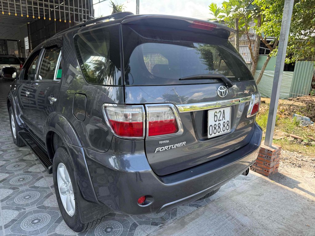 Toyota Fortuner máy dầu số sàn. Mua bán Ô tô tại Quận Cái Răng Cần Thơ được đăng bởi HÙNG NGUYỄN hình 2
