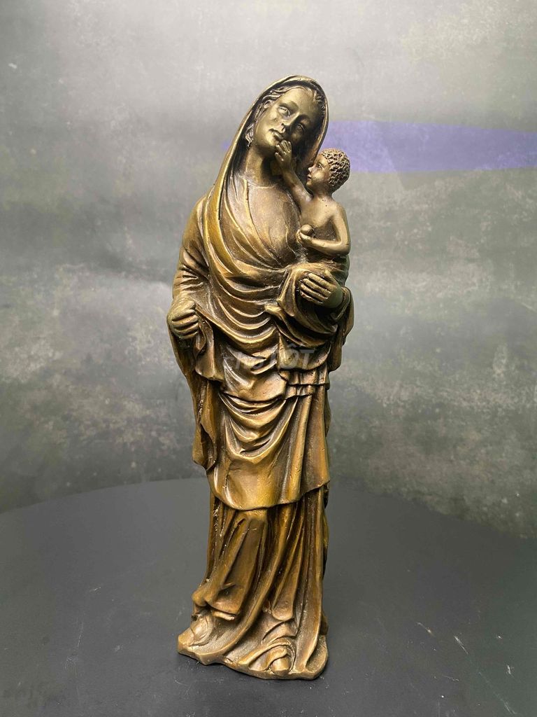 tượng Đức Mẹ bồng Chúa Hài Đồng