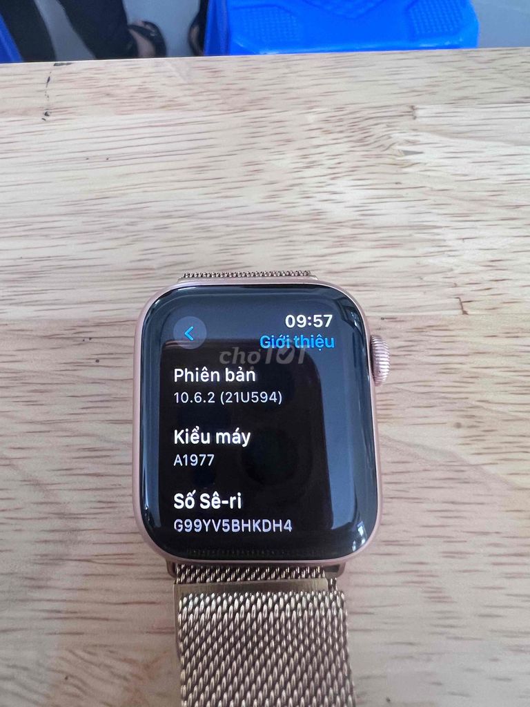 Apple Watch 4 Vàng gold 40 cm Thép Đã qua sử dụng. Mua bán Thiết bị đeo thông minh tại Huyện Thanh Trì Hà Nội được đăng bởi van minh   hình 1