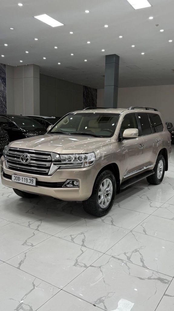 Toyota Land Cruiser LC200, sản xuất 2016 cực mới.. Mua bán Ô tô tại Quận Bắc Từ Liêm Hà Nội được đăng bởi Mr Hợi  hình 2