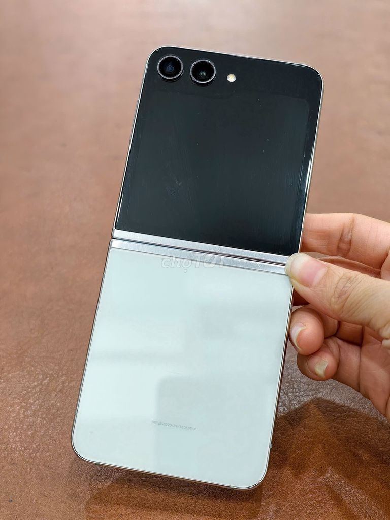 Samsung Galaxy Z Flip 5 chính hãng 256gb Xanh 98%. Mua bán Điện thoại tại Quận Đống Đa Hà Nội được đăng bởi Hn Store hình 1